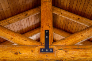 Renovación de vigas estructurales en masía antigua de Tarragona